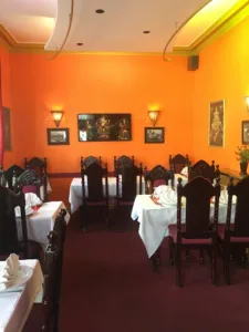 Navrang à Bois-Colombes