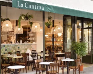 la Cantina Versailles à Versailles