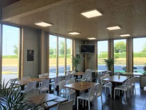 ISATIX, salle descalade et restaurant à Mondeville