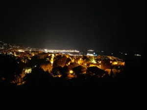 Les Boutons D Or à Cannes