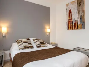 Logis Hôtel la Belle Poule à Rochefort