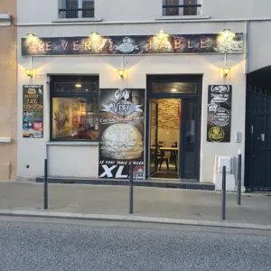 Le very table VILLEURBANNE à Villeurbanne