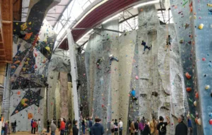 Arkose Pantin (ex MurMur) – Salle d’escalade de bloc et voie à Paris à Pantin