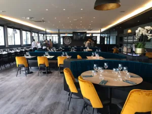 À l’endroit à Conflans-Sainte-Honorine