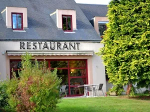 Logis Hôtel Lucotel à Lanvollon