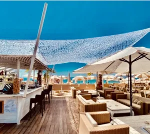 Plage de la Jetée à Antibes