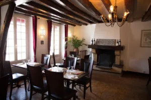 Locandino à Saint-Arnoult-en-Yvelines