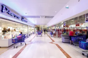 Centre commercial Carrefour Antibes à Antibes