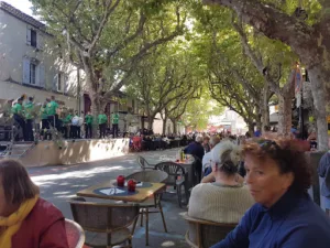 Café du Commerce à Mouriès