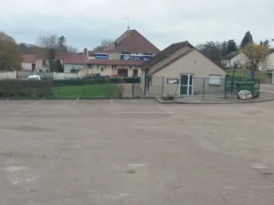 Restaurant Routiers à Villeneuve-Saint-Salves