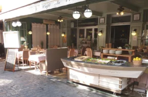 Restaurant Le Café Du Commerce à Aigues-Mortes