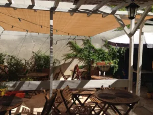 LOU LABECH à Vic-la-Gardiole