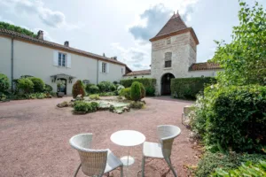Logis Hôtel le Prince Noir à Sérignac-sur-Garonne