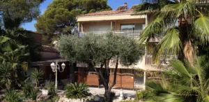 Hôtel Les Amandiers à Saint-Raphaël