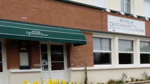 Logis – Hôtel Restaurant du Canard à Hangest-sur-Somme