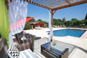 Logis Hôtel Déjeunez sous l’Arbre à Rousset