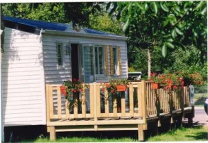 Domaine du Lac PRL & Camping, Auberge à Blangy-le-Château