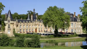 Castle of Esclimont à Auneau-Bleury-Saint-Symphorien