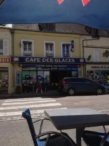 Café Des Glaces à Aix-Villemaur-Palis
