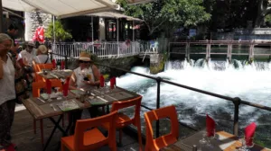 à supprimer à Fontaine-de-Vaucluse