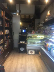 La Chenille Poilue à Le Vieux-Bourg