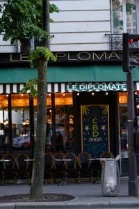 LE DIPLOMATE TABAC CBD VAPE SHOP PMU LOTO COMPTE NICKEL à Paris