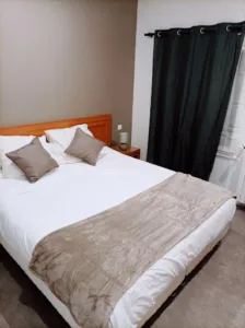 Hotel Restaurant Bar Les Trois Pigeons à Chenay