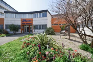 HOTEL RESIDENCE LES AIGUADES à Port-de-Bouc