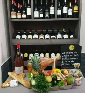 L Eden Restaurant Traditionnel, bar a tapas et vins à Somain