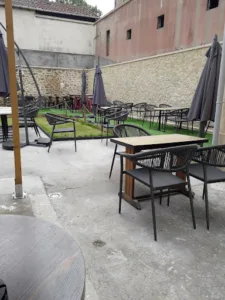 Au Père Tout Va Bien à Gennevilliers