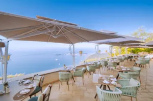 Les Remparts à Èze