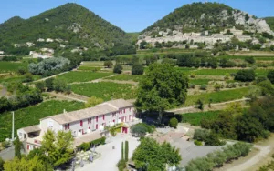 Domaine de Cabasse – Hôtel-Restaurant et Vignoble à Séguret
