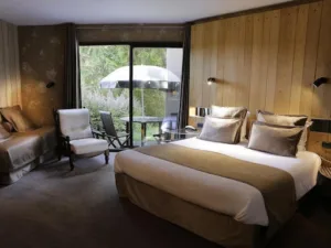 Logis Auberge du Barrez à Mur-de-Barrez