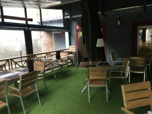 AU 220 ALES à Alès