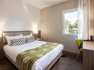 Logis Au Comté d’Ornon Hôtel et Spa à Gradignan