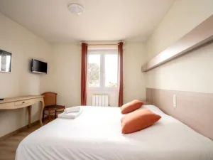 Hôtel-Restaurant le Clos des Hortensias Logis à Locqueltas