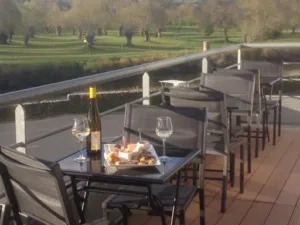 RESTAURANT LA PIERRE PERCEE à Divatte-sur-Loire