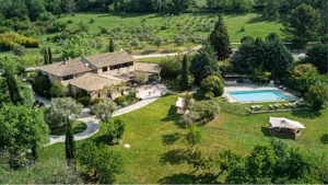 Hôtel Auberge La Fenière à Cadenet