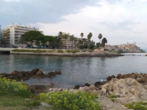 F.r.n à Antibes Juan les Pins