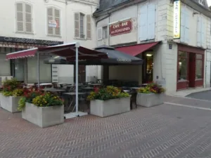 Café des fontaines à Saint-Florentin