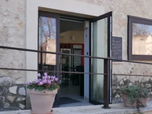 La table d’Esteve à Saint-Estève-Janson