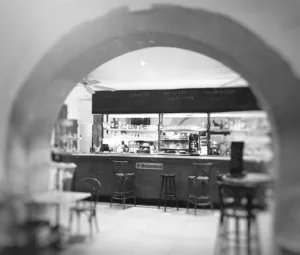 Le Café Du Midi à Lamanon