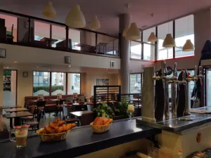 Le Duplex Café Bar Restaurant à Bussy-Saint-Georges