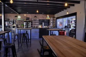 L’Atelier – Cave Bar Restauration à Les Achards