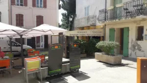 Evelyne.com à la maison à Roquebrune-sur-Argens