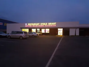Restaurant ETOILEBRIANT buffet et Wok volonte à Châteaubriant