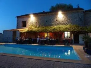 Camping le Moulin Restaurant des Canards à Chef-Boutonne