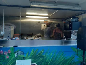 Ô met’is restaurant éphémère Ouvert de mi Mai à fin septembre à Nègrepelisse