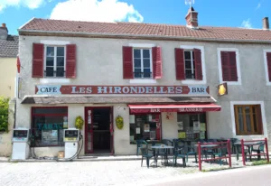 Les Hirondelles à Asquins