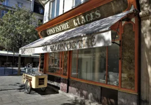 Au Petit Versailles du Marais à Paris